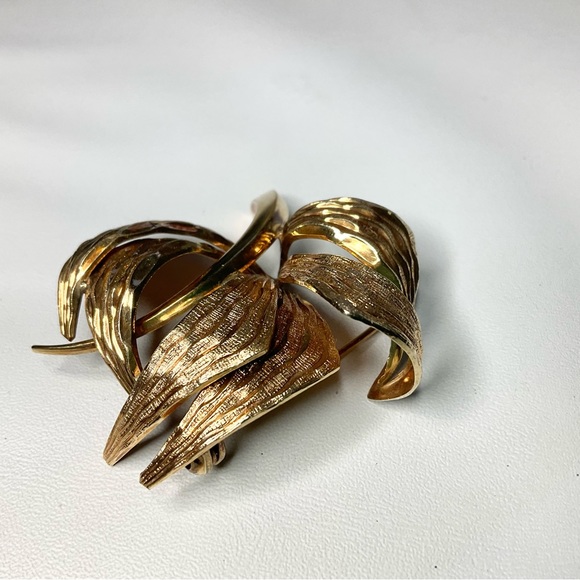 Vintage Germany Sculpted Brooch Rolled Gold 60’s/70’s - Picture 2 of 5